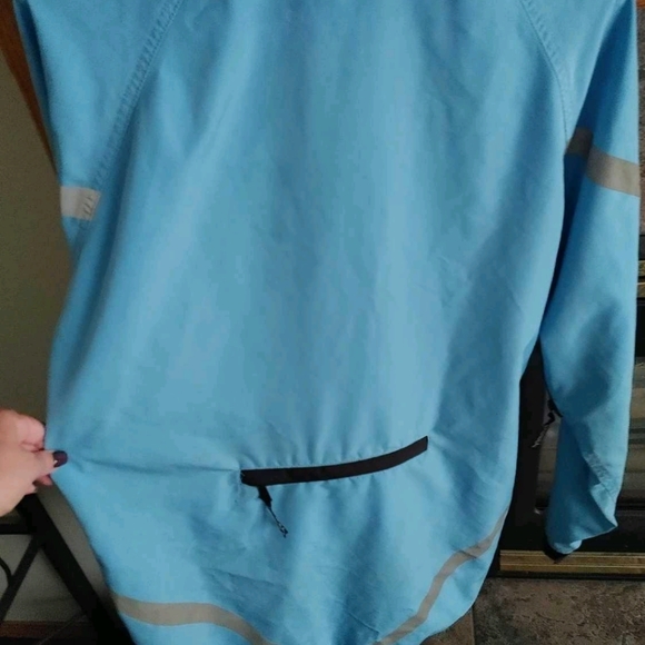 Running Room reflective jacket - Picture 2 of 4